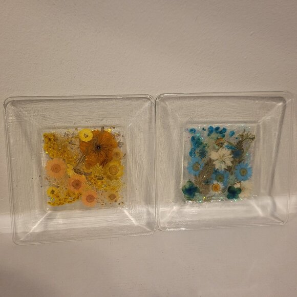 2 Pressed Flower Acrylic Resin Plates Candle Holder Trinket Dishes Blue, Yellow - Picture 1 of 10
